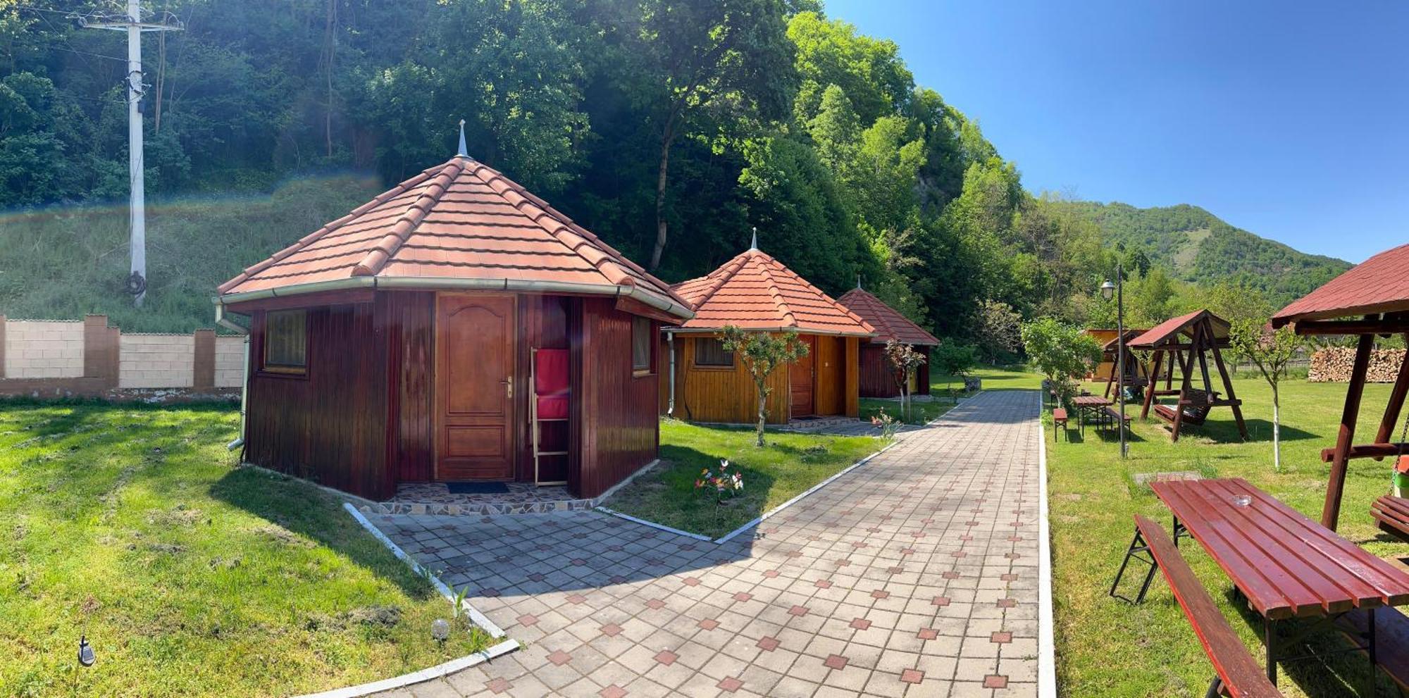Отель Podul Cetatii Sebesel Экстерьер фото